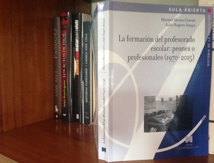 Portada de La Formación del Profesorado- peones o profesionales (1970-2015). / Mundiario