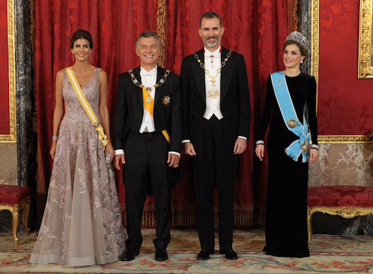 Sus Majestades los Reyes junto a Sus Excelencias el Presidente Macri y sus esposa Juliana Awada. / Casa Real
