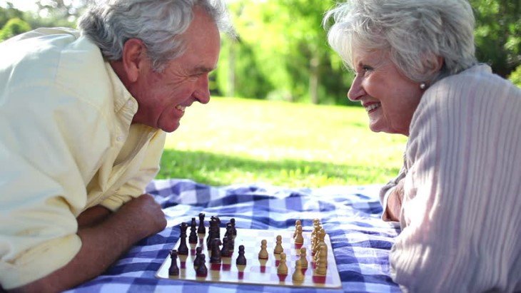 Pareja de la tercera edad / shutterstock