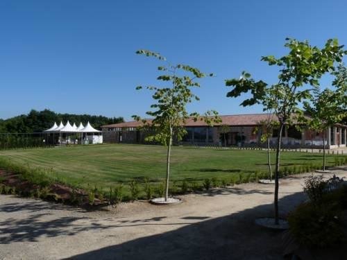 Exterior del Palacio de Sober, cuando estaba en funcionamiento. / Mundiario