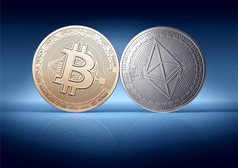 Bitcoin y Ethereum, criptomonedas. RR SS