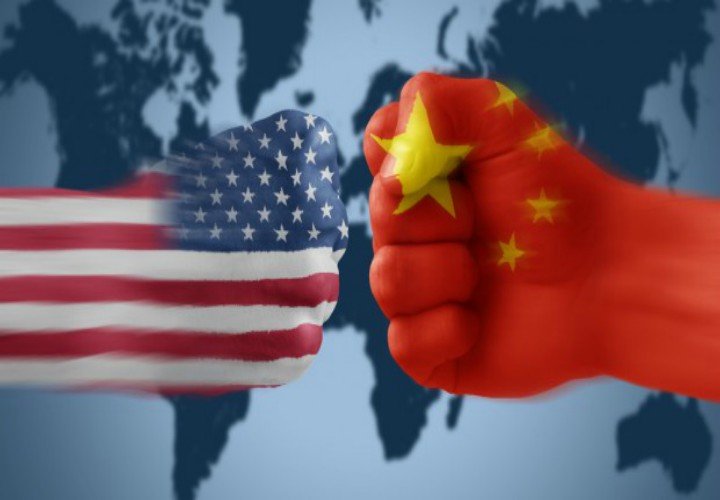 Representación de un choque entre Estados Unidos y China. hispantv.com