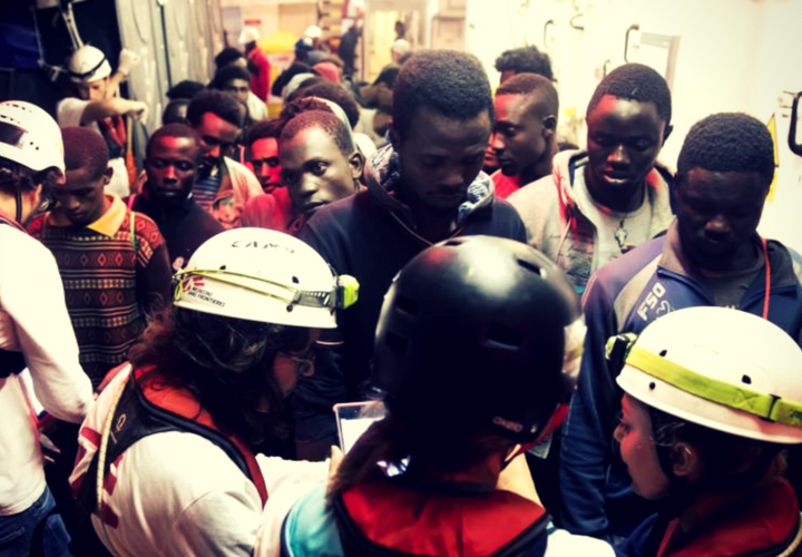 Migrantes a bordo del Aquarius. / RR SS