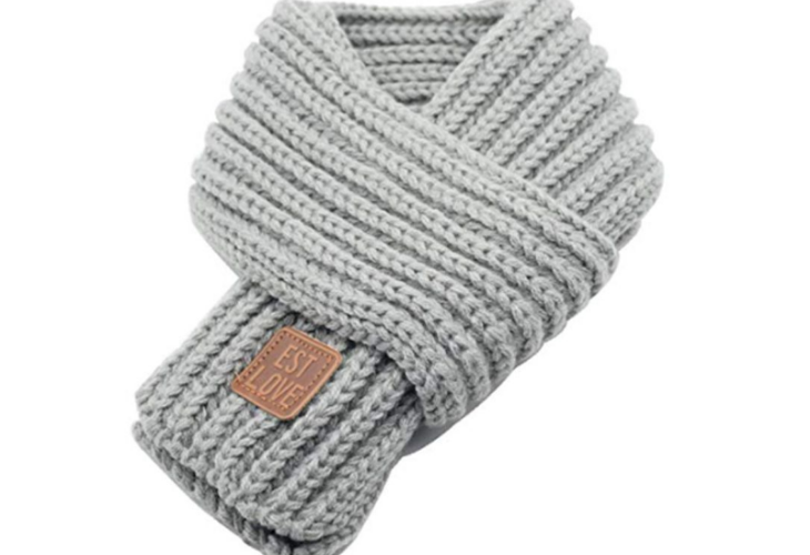 Las bufandas de tobillo son el nuevo accesorio de invierno que no viste venir. / Woman's Health.