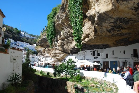 Setenil de las Bodegas. / Wikipedia