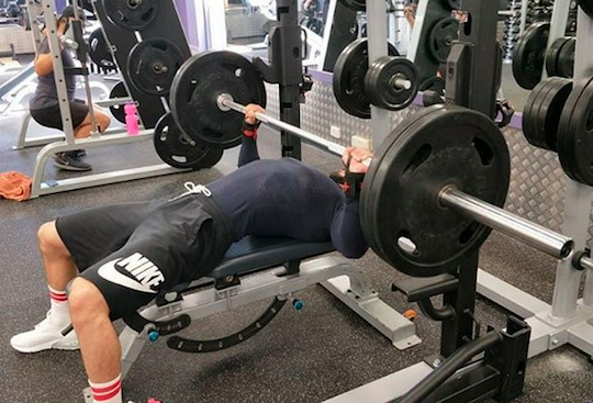 Bench Press. / IG @anytimefitnesswilletton