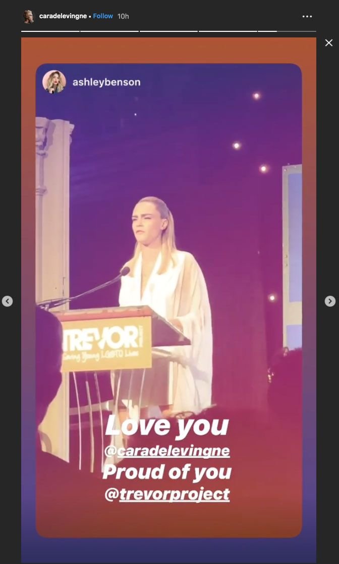 Cara Delevingne hace pública su relación con la actriz Ashley Benson y todos se sorprenden. / RRSS.