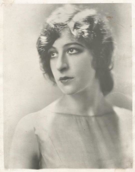 Fanny Brice. / nypl.digitalcollections