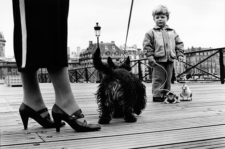 Paris, 1989 © Elliott Erwitt - Magnum Photos, courtesy of OstLicht