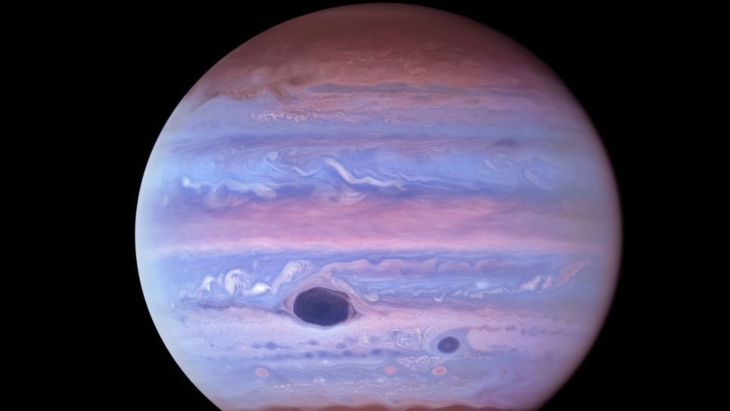 Imagen con luz ultravioleta de Júpiter. / NASA_ESA_NOIRLab_NSF_AURA_M.H. Wong