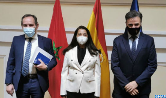 reunionembajada_opt