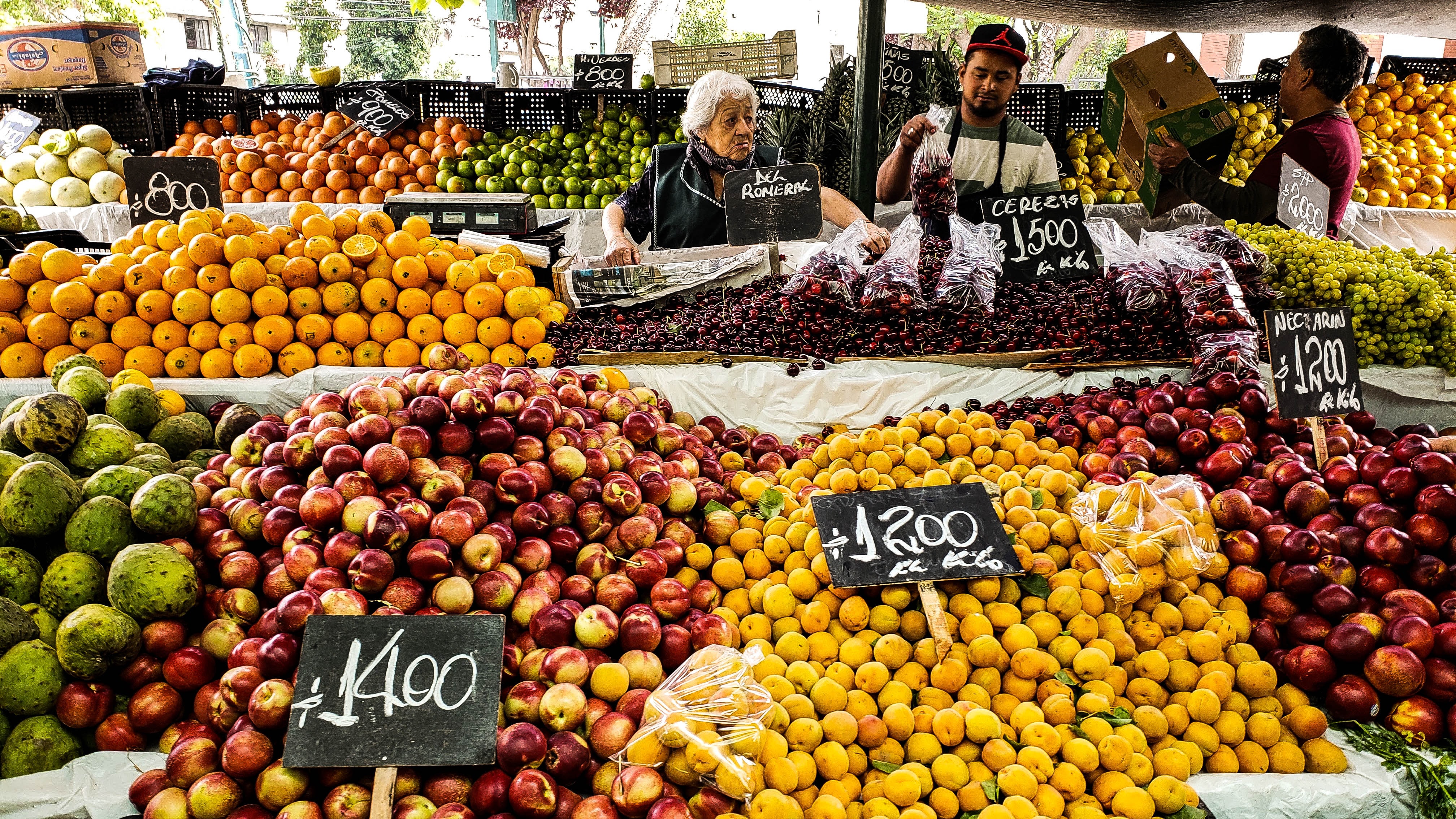 Puesto de fruta/ Unsplash Diego Marín