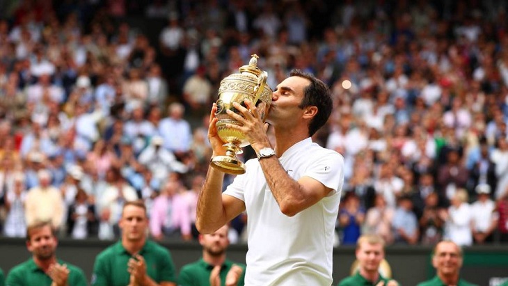 Roger Federer levantó su octavo trofeo en Wimblendon 2017 - Twitter