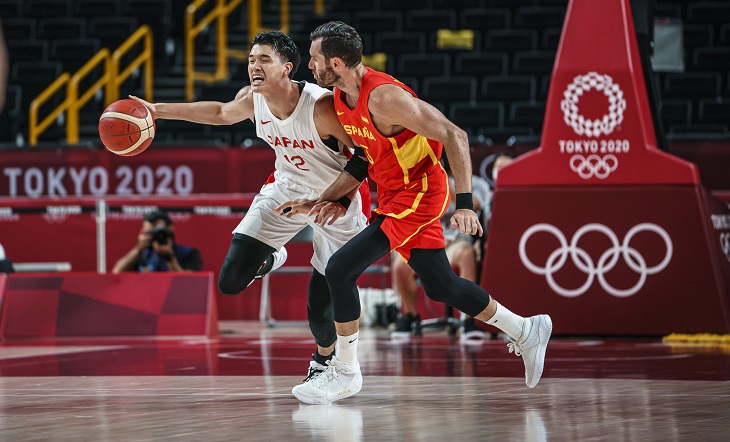 Rudy Fernández marca ante Japón. @BaloncestoESP