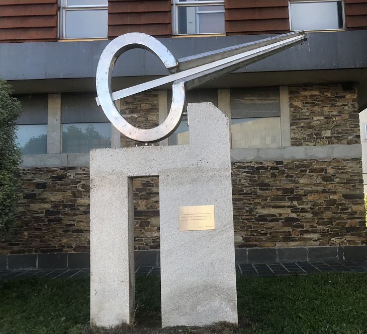 Homenaje al birimbao delante del museo A Fonsagrada