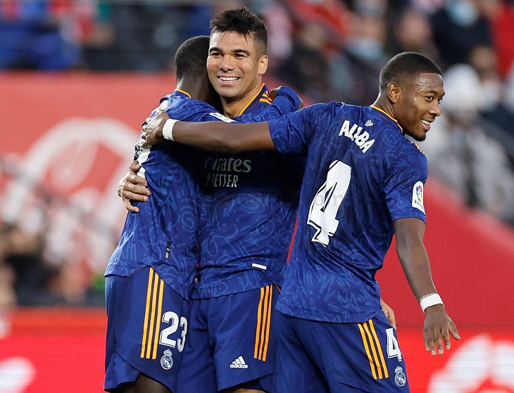 Casemiro, celebra con sus compañeros. realmadrid.com