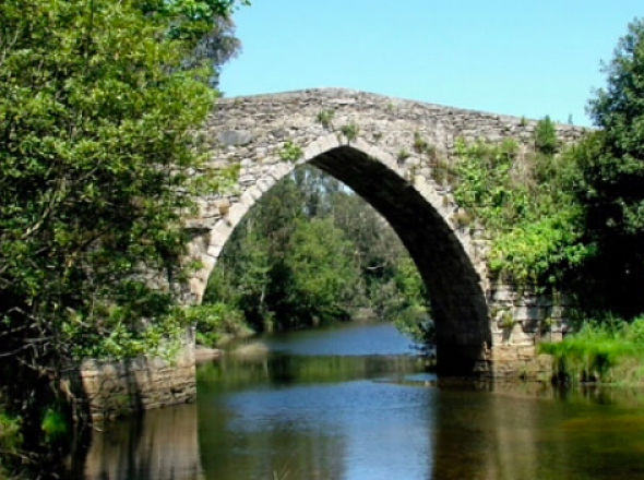 Cervo Puente medieval de El Bao
