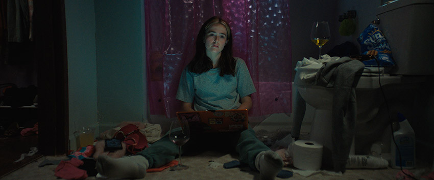 Zoey Deutch protagoniza Not Okay. / Disney Plus