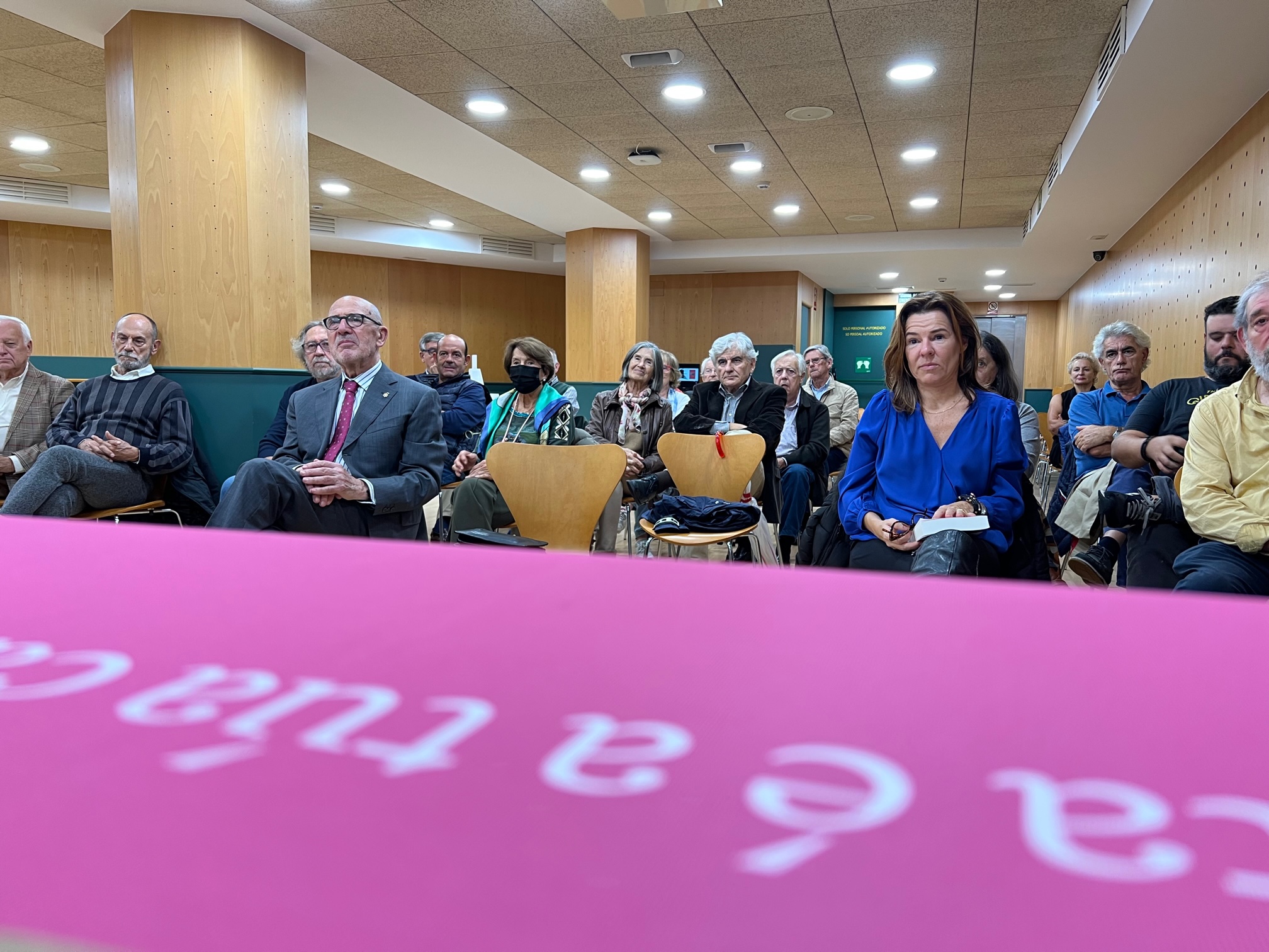 Asistentes a la presentación del libro Juan Carlos I, el Faruk español. / Mundiario