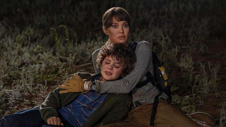 Angelina Jolie y Finn Little. / RRSS