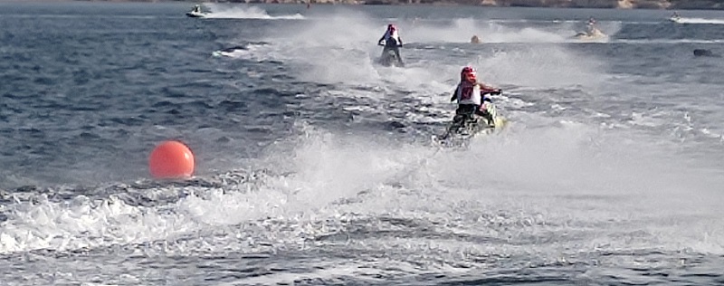 motos compitiendo