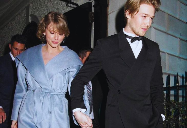 Taylor Swift, cantante; y Joe Alwyn, actor. / RR SS.
