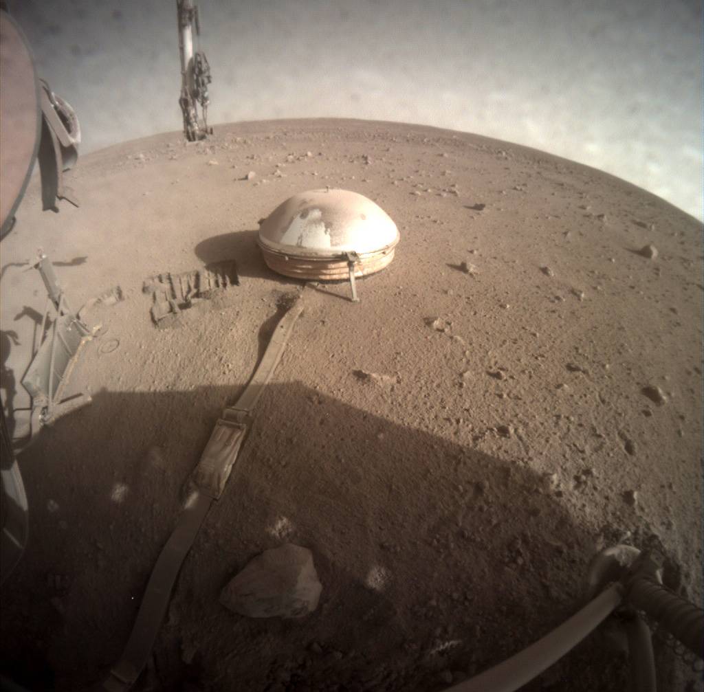 Sismómetro del módulo InSight en Marte. / NASA