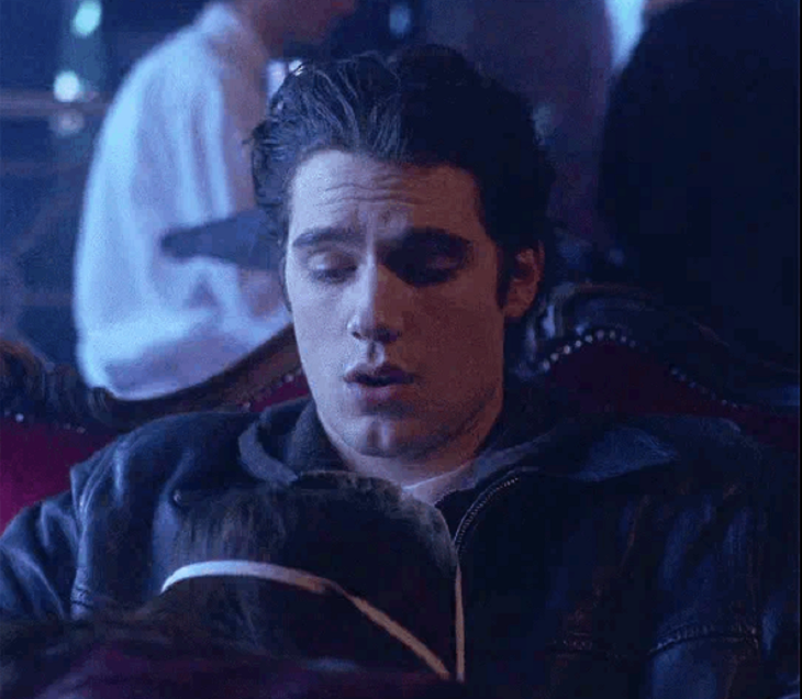 Escena de Henry Cavill en Hellriser