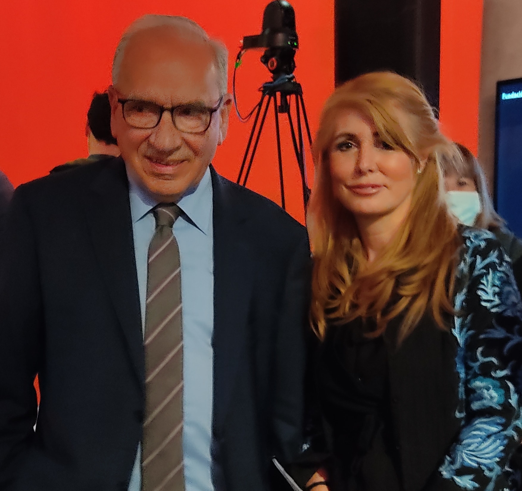 Alfonso Guerra y M.Fidalgo en Letras en Sevilla./ Cajasol