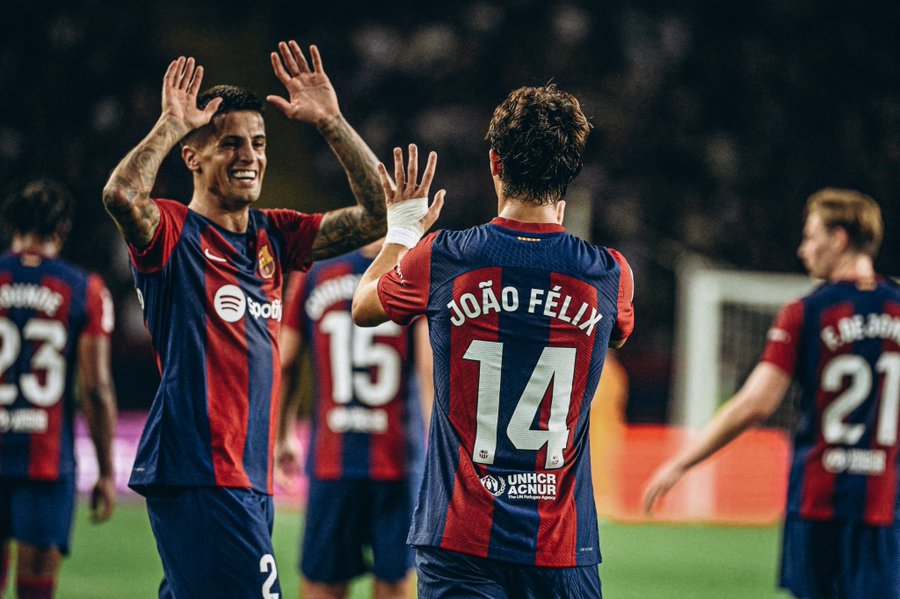 João Félix y João Cancelo con el Barcelona. / @Twitter