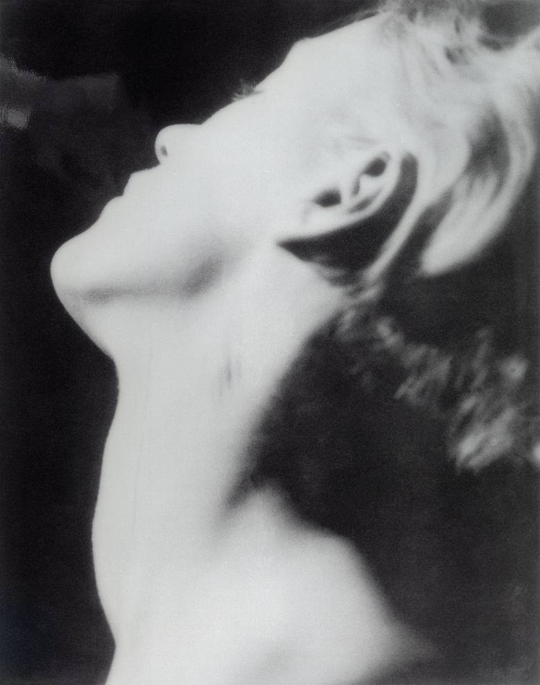 Man Ray. El Cuello (Lee Miller), 1929. © Man Ray 2015 Trust, VEGAP 2023 