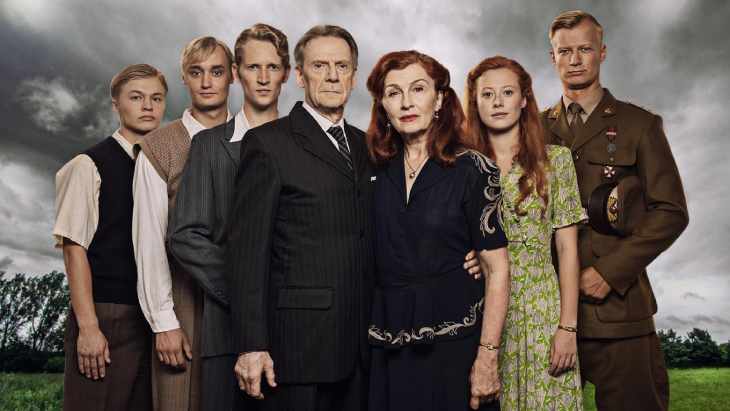 El reparto principal de la película danesa: Los Años Malditos. / Filmin