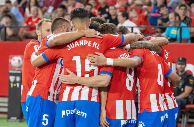 Jugadores del Girona celebrando un gol. / @Twitter