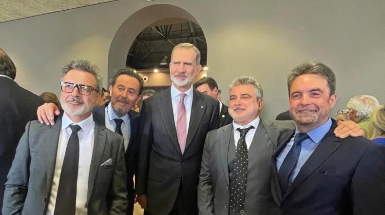 Felipe VI y Los Chanclas./ RRSS