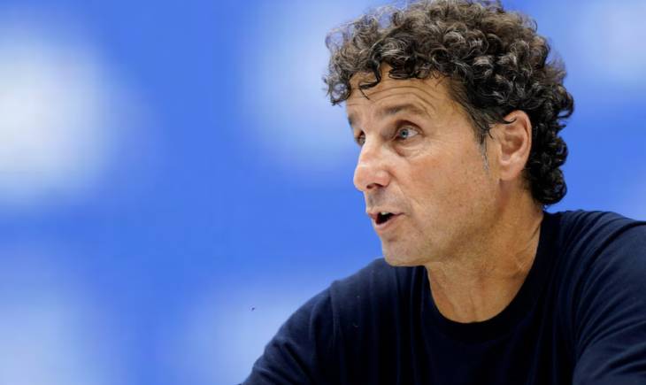 Imanol Idiakez, entrenador del Deportivo. /  @RCDeportivo