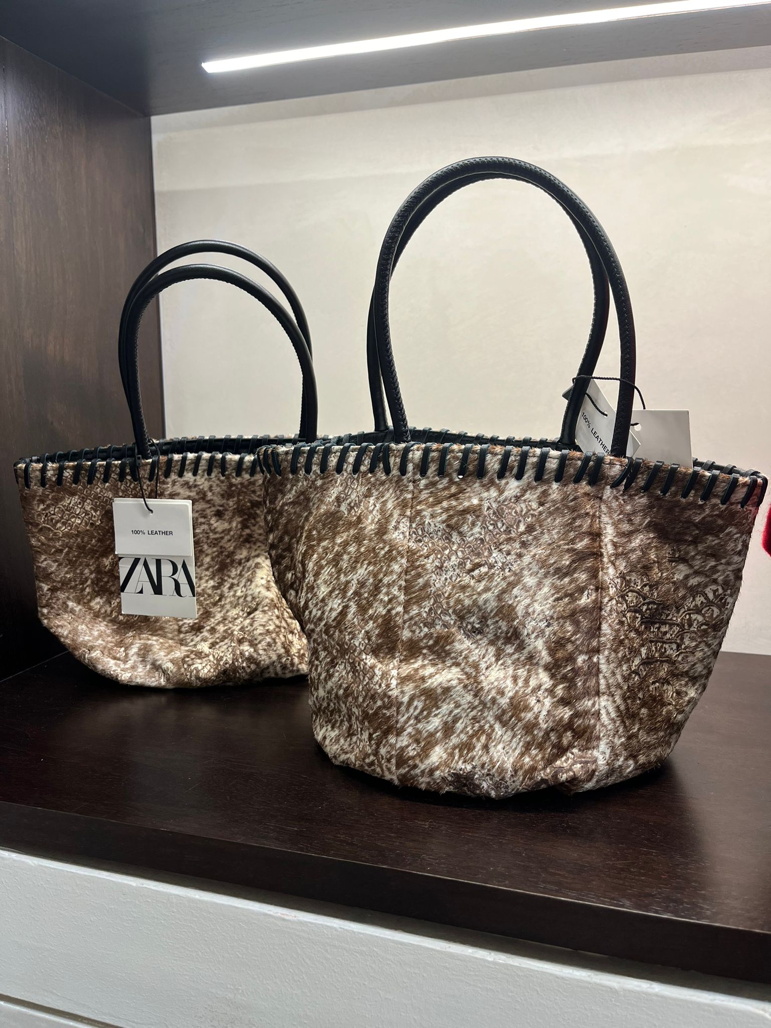 El Bucket Bag Animal Print de Zara. / A.A.