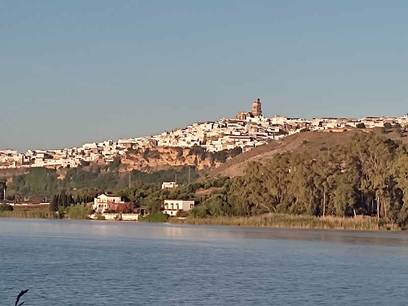 Vista de Arcos de la Frontera desde el pantano