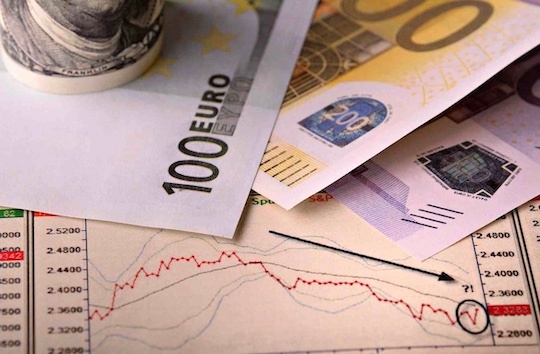 Dinero e indicadores económicos.