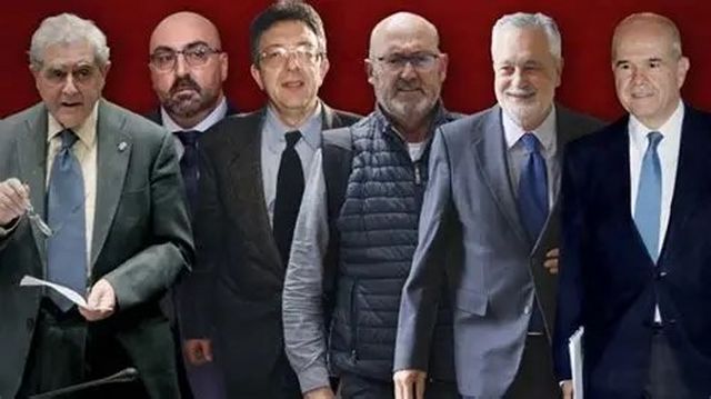 Tío Berni con otros personajes del PSOE.
