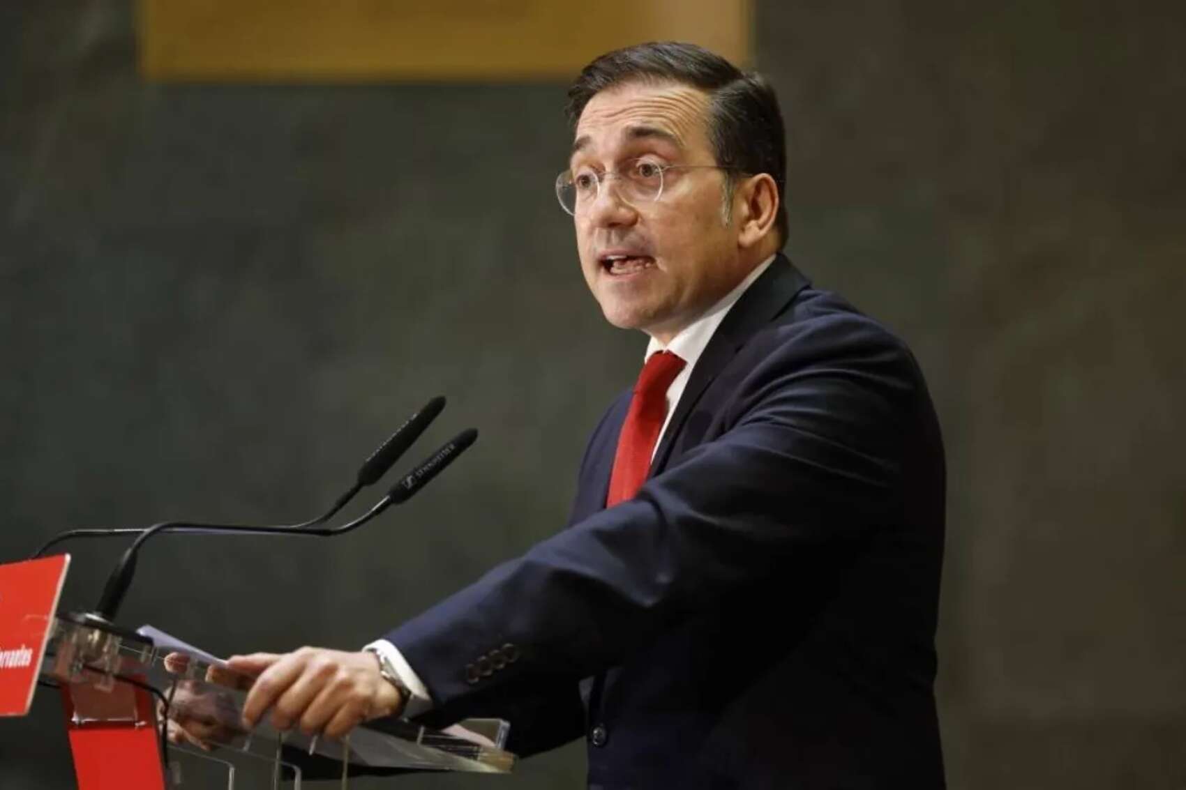 José Manuel Albares en la inauguración de la exposición 'La mitad del mundo. La mujer en el México indígena', en Madrid, este viernes. / RR. SS.