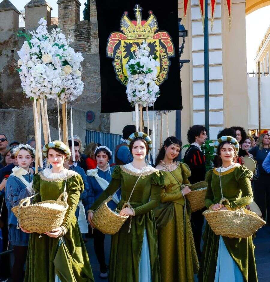 jovenes del cortejo